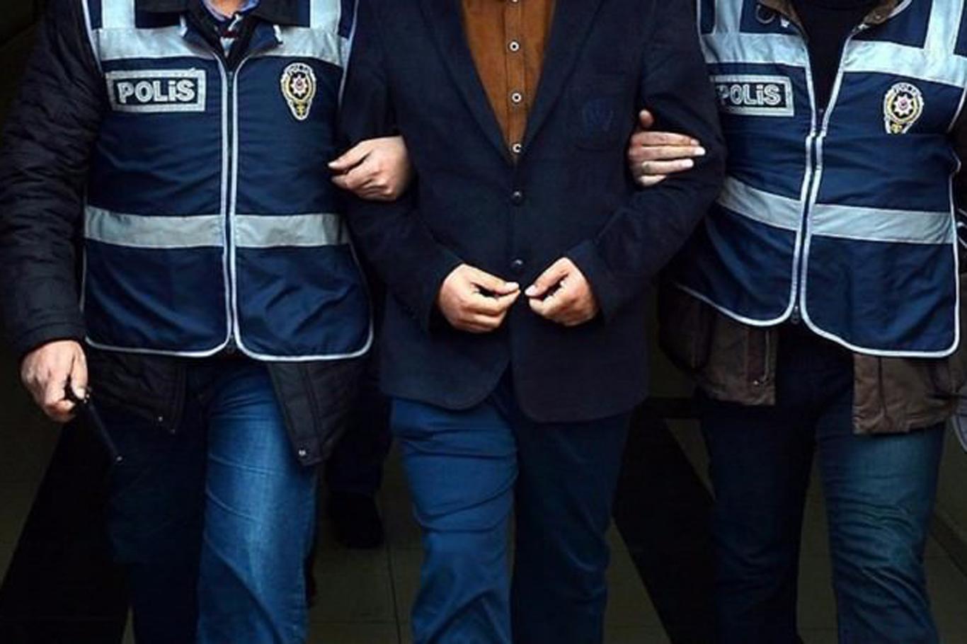 Gaziantep'te iş adamlarına FETÖ operasyonu: 4 gözaltı Gaziantep'te iş adamlarına FETÖ operasyonu: 4 gözaltı